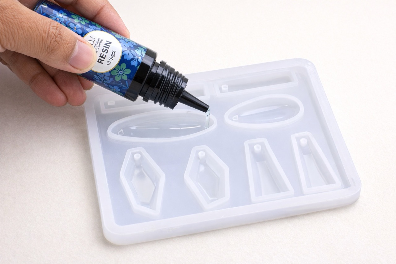 What is UV Resin - Beginner Guide and Comparison with Epoxy Resin